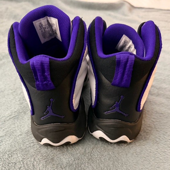 Jordan Kids Black and White Sneakers with Purple Accents - Picture 3 of 6